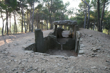 Chodbový dolmen das Fadas