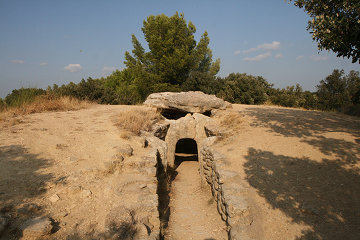 Přístup do dolmenu